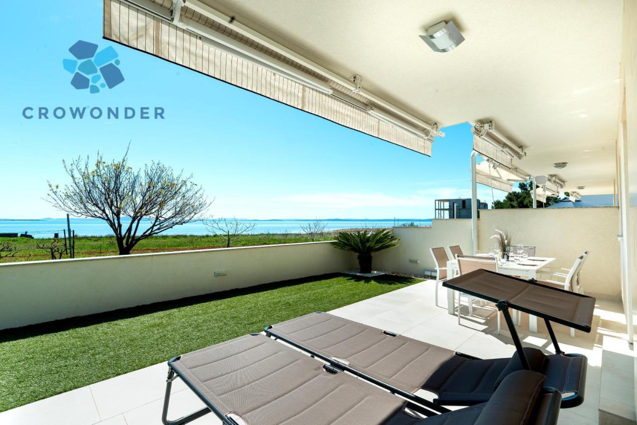Beachfront Reiterer Villa V2 With Seaview 30 Meters From The Beach - Crowonder Luxury Rent Privlaka  Eksteriør bilde